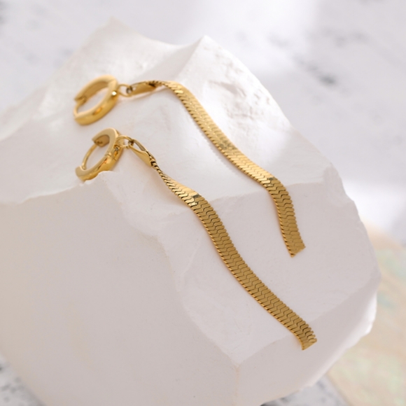 Elegant Long Tassel Earrings - Picture 2 of 7